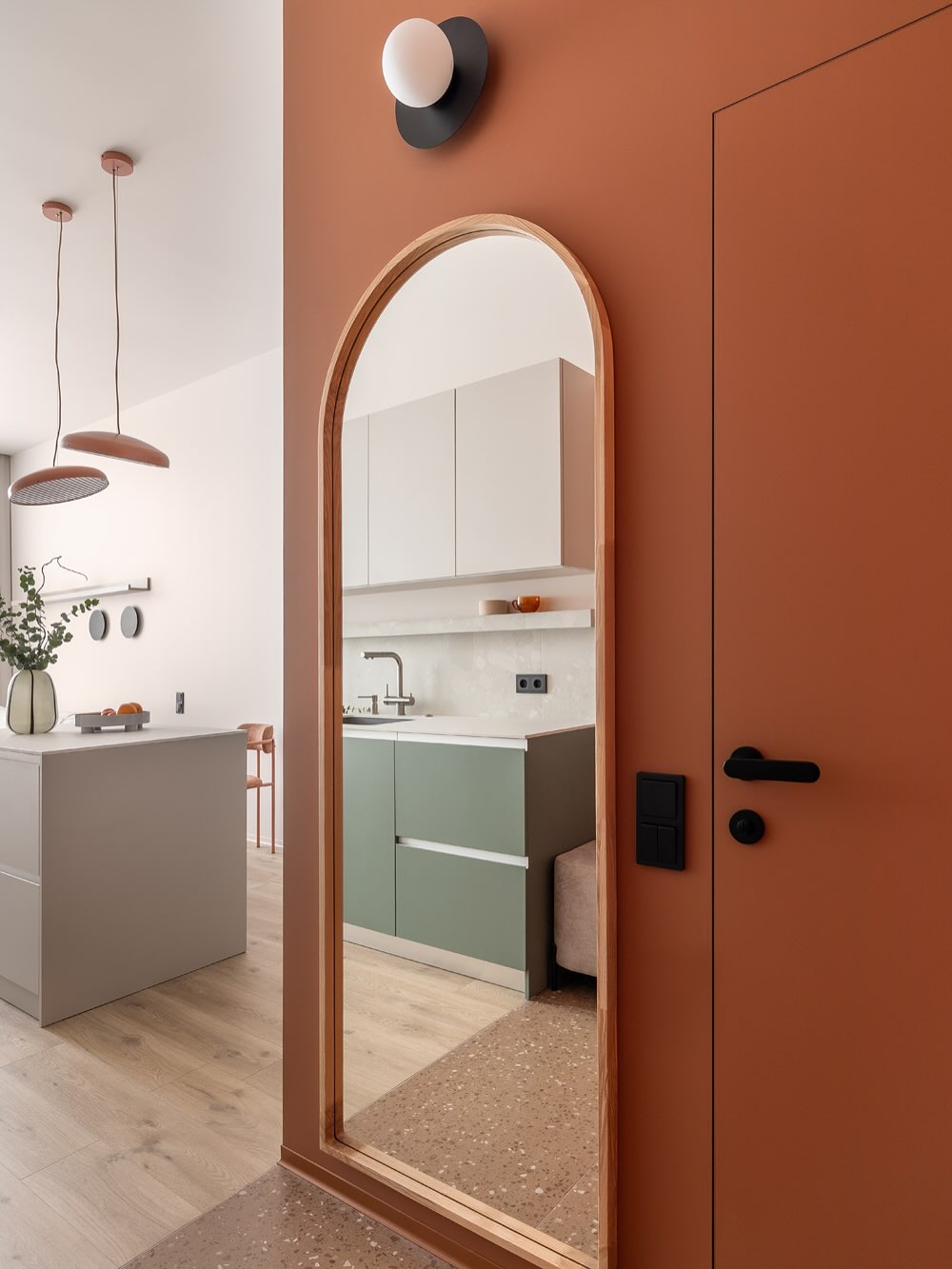 Ceiling Lamp Mid Shaded